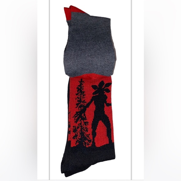Stranger Things Crew Socks 2 Pair Men 6-12 Gray Red Black Demogorgon NEW Netflix - Picture 5 of 10